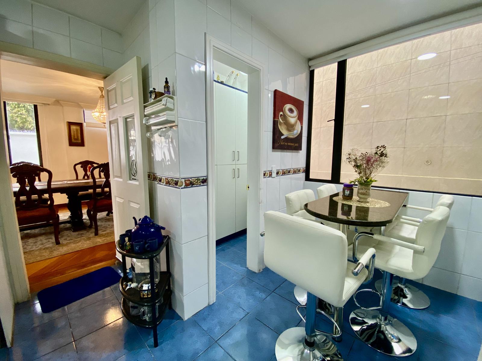 Casa en venta en Pichincha | Quito | El Condado, N73 - Ricardo Descalzi del Castillo al Oe6-878, 291 m²