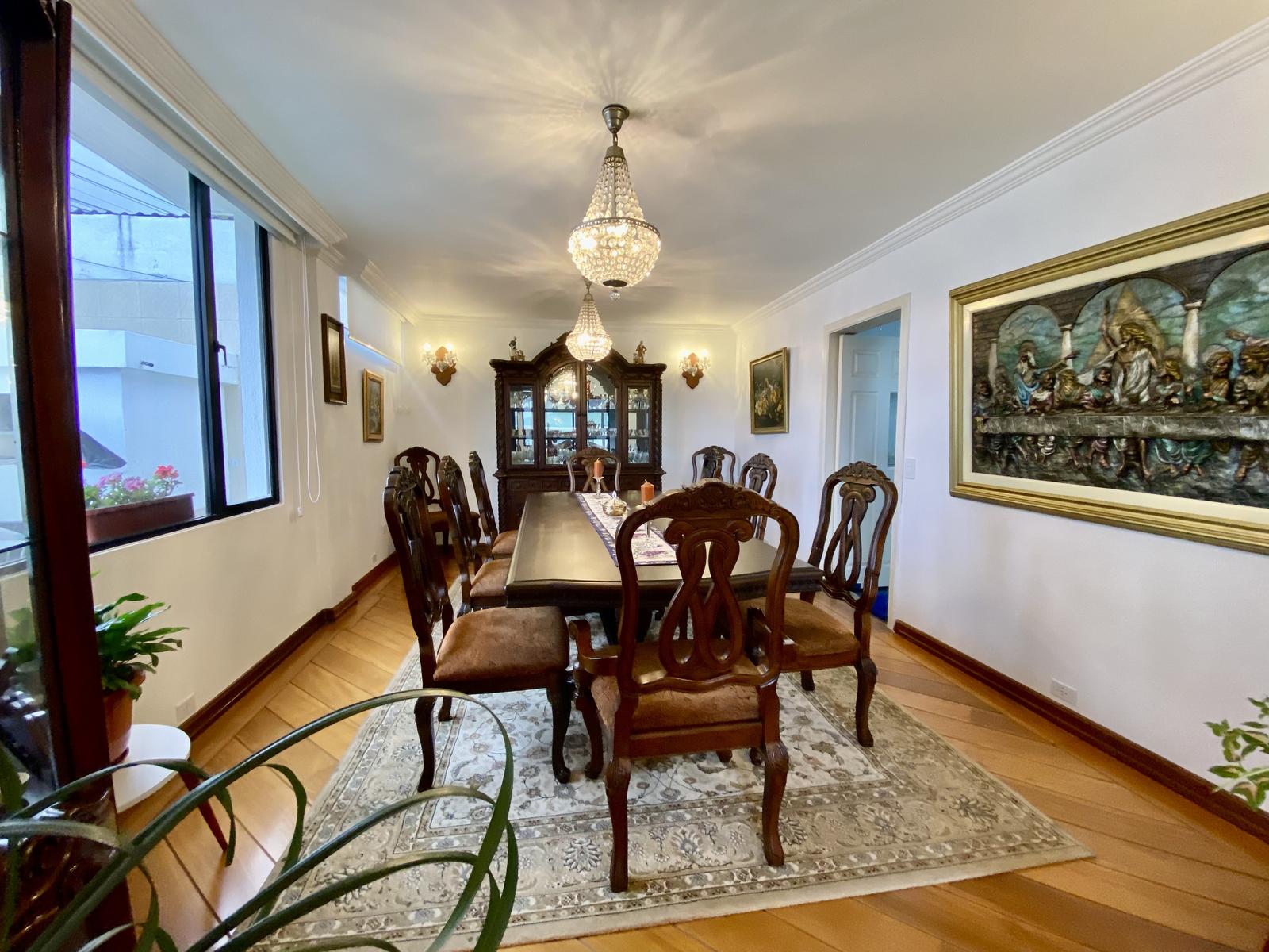 Casa en venta en Pichincha | Quito | El Condado, N73 - Ricardo Descalzi del Castillo al Oe6-878, 291 m²