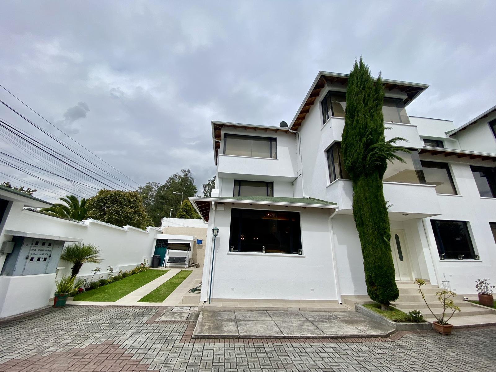 Casa en venta en Pichincha | Quito | El Condado, N73 - Ricardo Descalzi del Castillo al Oe6-878, 291 m²