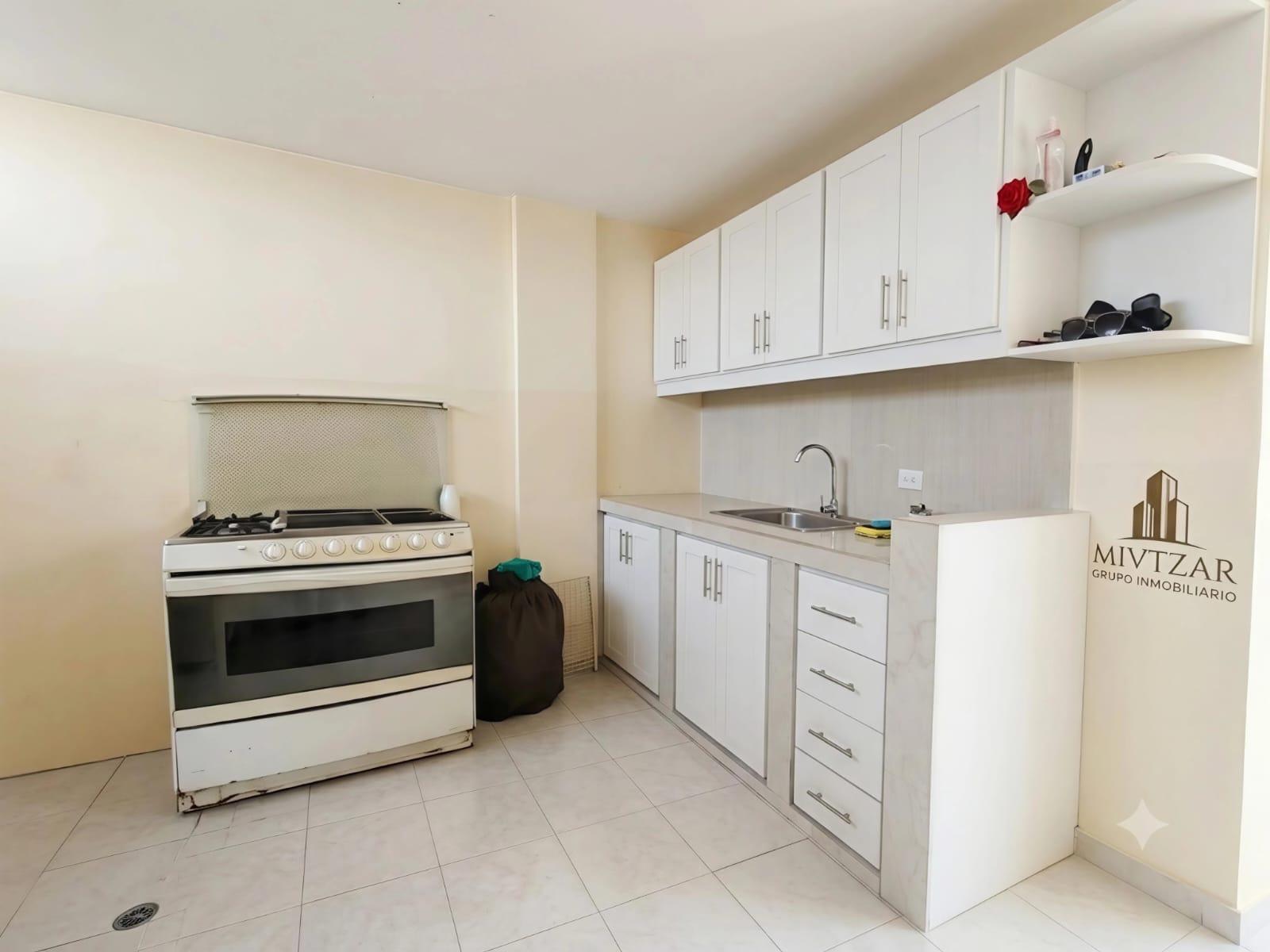 HOUSE FOR SALE 150 m² - CALDERON 5
