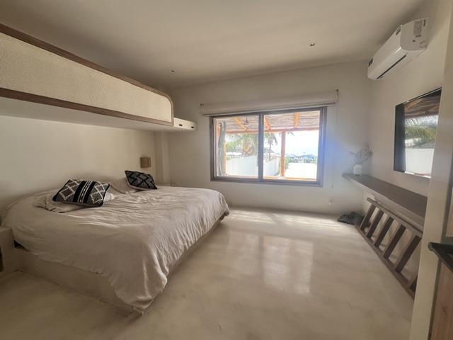 House for sale in Santa Elena | Ruta del Sol | Olon, Casa al pie del mar en Punta Blanca, 244 m²