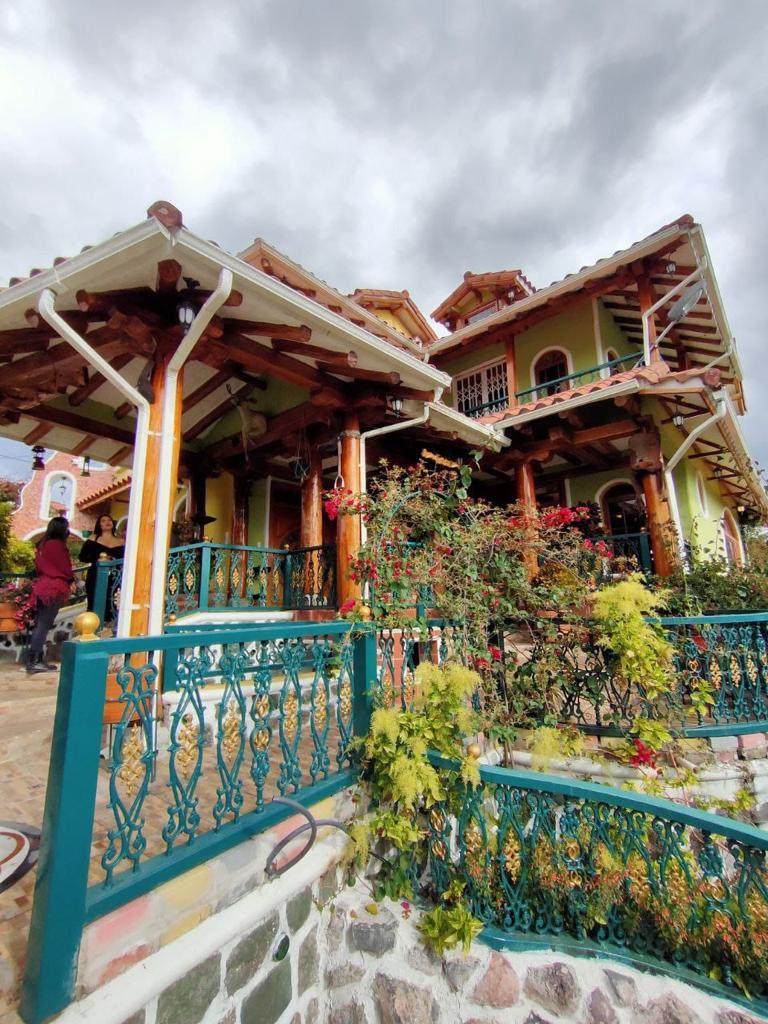 Quinta en venta en Pichincha | Quito | Alangasí, Calles Manuela Cañizares No. Oe1-101 y Eugenio Espejo