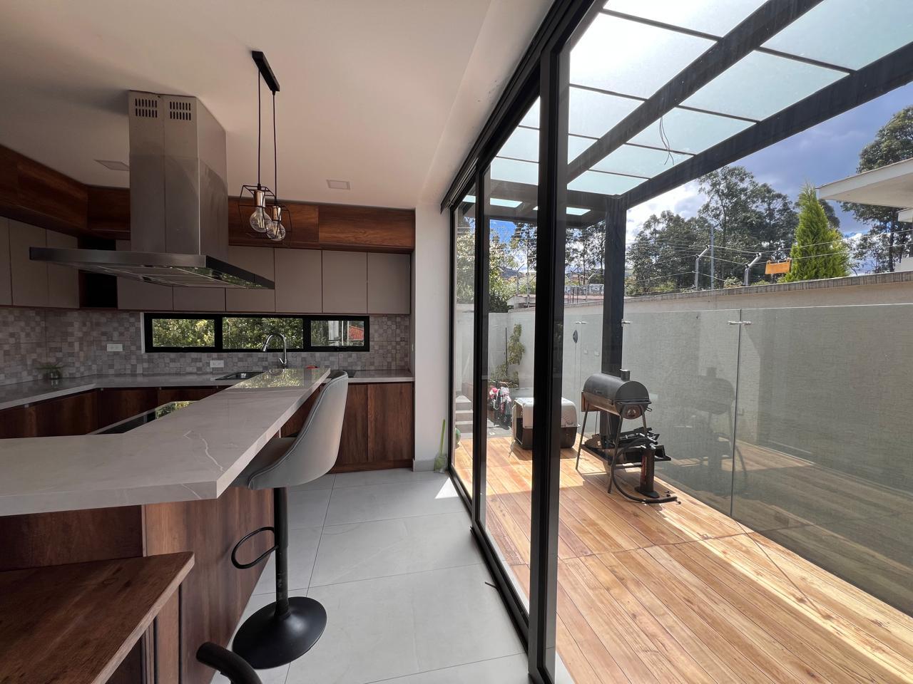 House for sale in Pichincha | Quito | Los Chillos, Conocoto, Urbanizacion Ex Lasallanos Oe3D GUILLERMO JONES - S/N, 436 m²