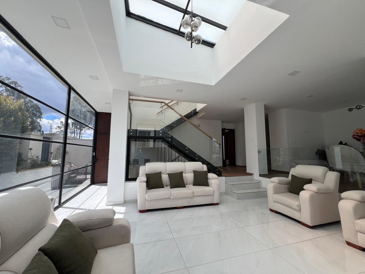 Casa en Venta sector Conocoto Urbanizacion Ex Lasallanos Valle de los Chillos 