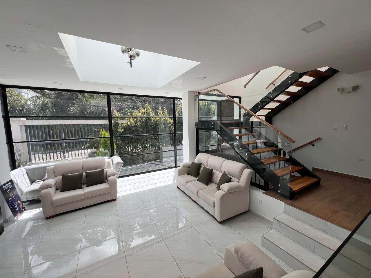 Casa en Venta sector Conocoto Urbanizacion Ex Lasallanos Valle de los Chillos 
