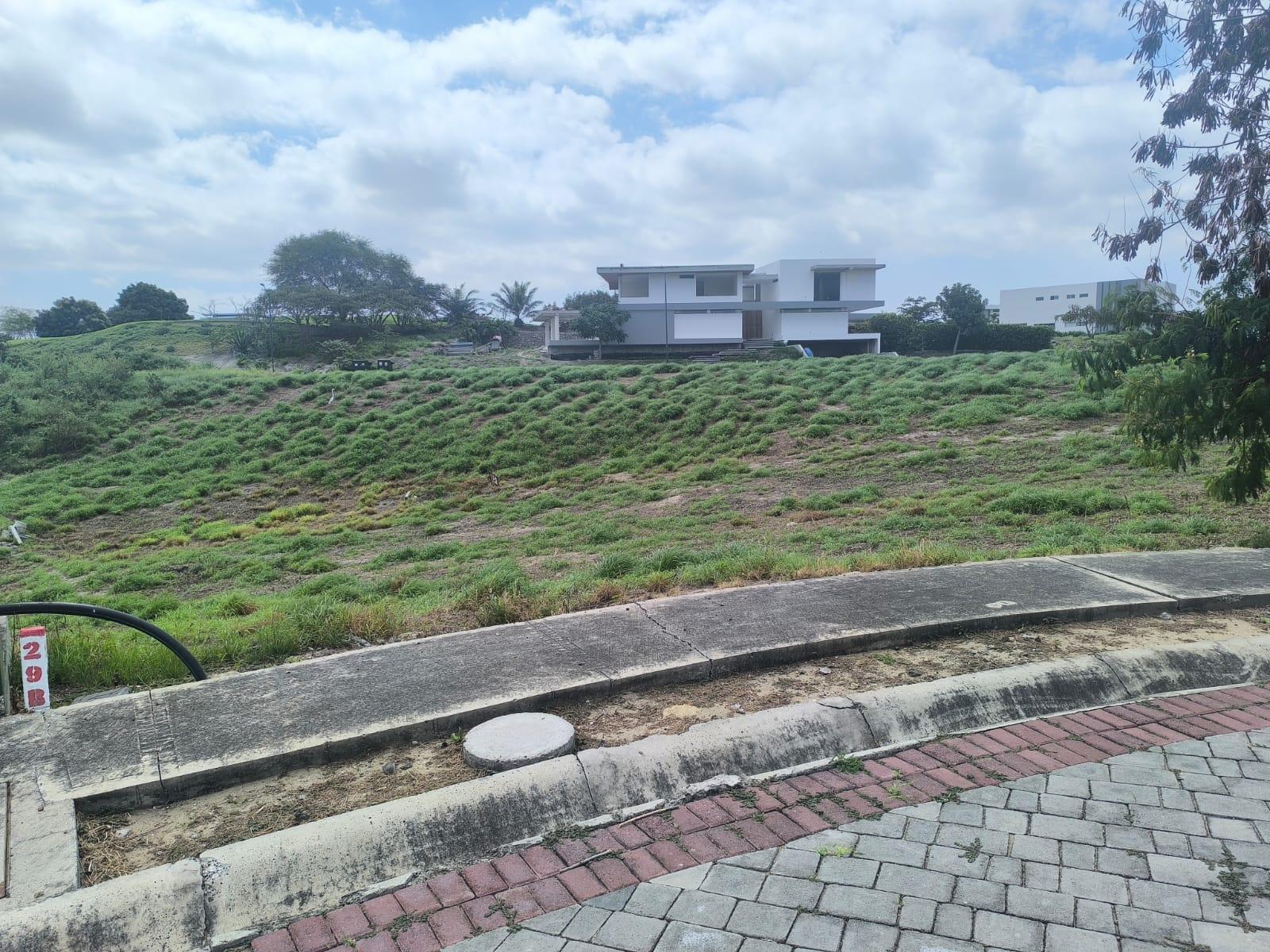 Terreno en venta en Ecuador | Manabí | Montecristi, Km 1,5 via Montecristi-Manta