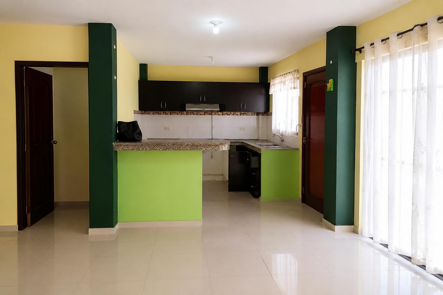 Casa en venta en Ecuador | Manabí | Manta, Ciudadela Elegole Urbanizacion Puerto Luz manzana C casa 15 15