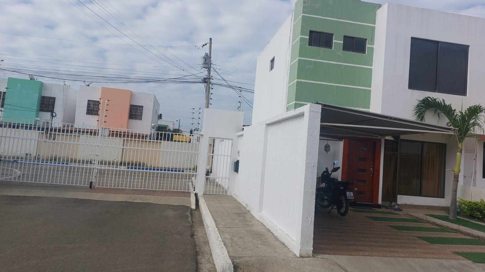 Casa en venta en Ecuador | Manabí | Manta, Ciudadela Elegole Urbanizacion Puerto Luz manzana C casa 15 15