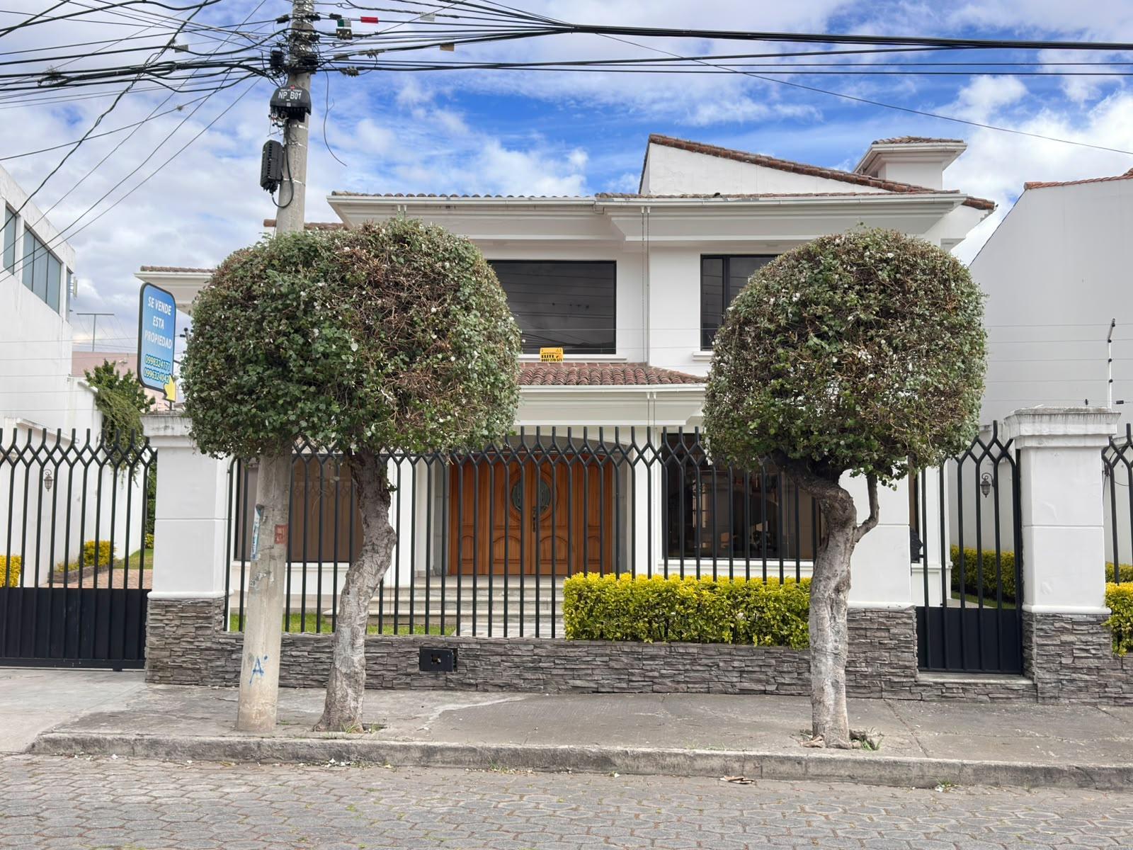 Casa en venta en Ecuador | Imbabura | Ibarra, Ibarra, Calle Pablo Anibal Vela, 380 m²