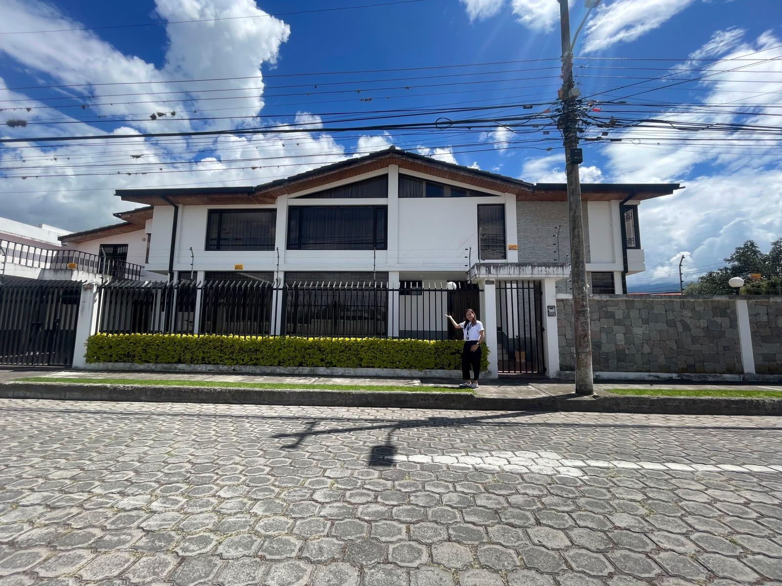 Casa en venta en Ecuador | Imbabura | Ibarra, Ibarra, Carlos Merlo y Juan Genaro Jaramillo, 600 m²