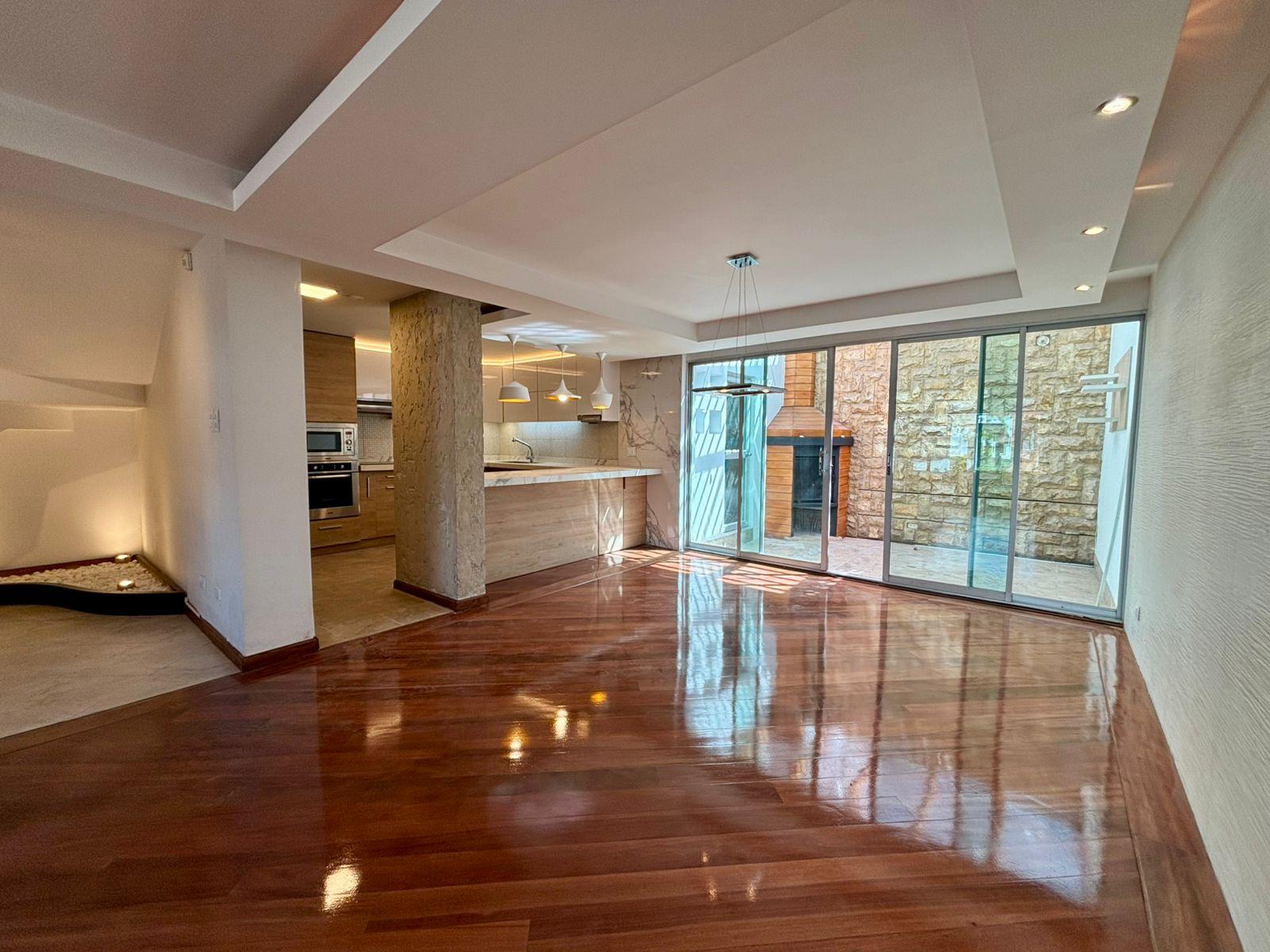 Casa en venta en Pichincha | Quito | Solca, Calle San Jose - Colegio Sek - Embajada Americana, 211 m²