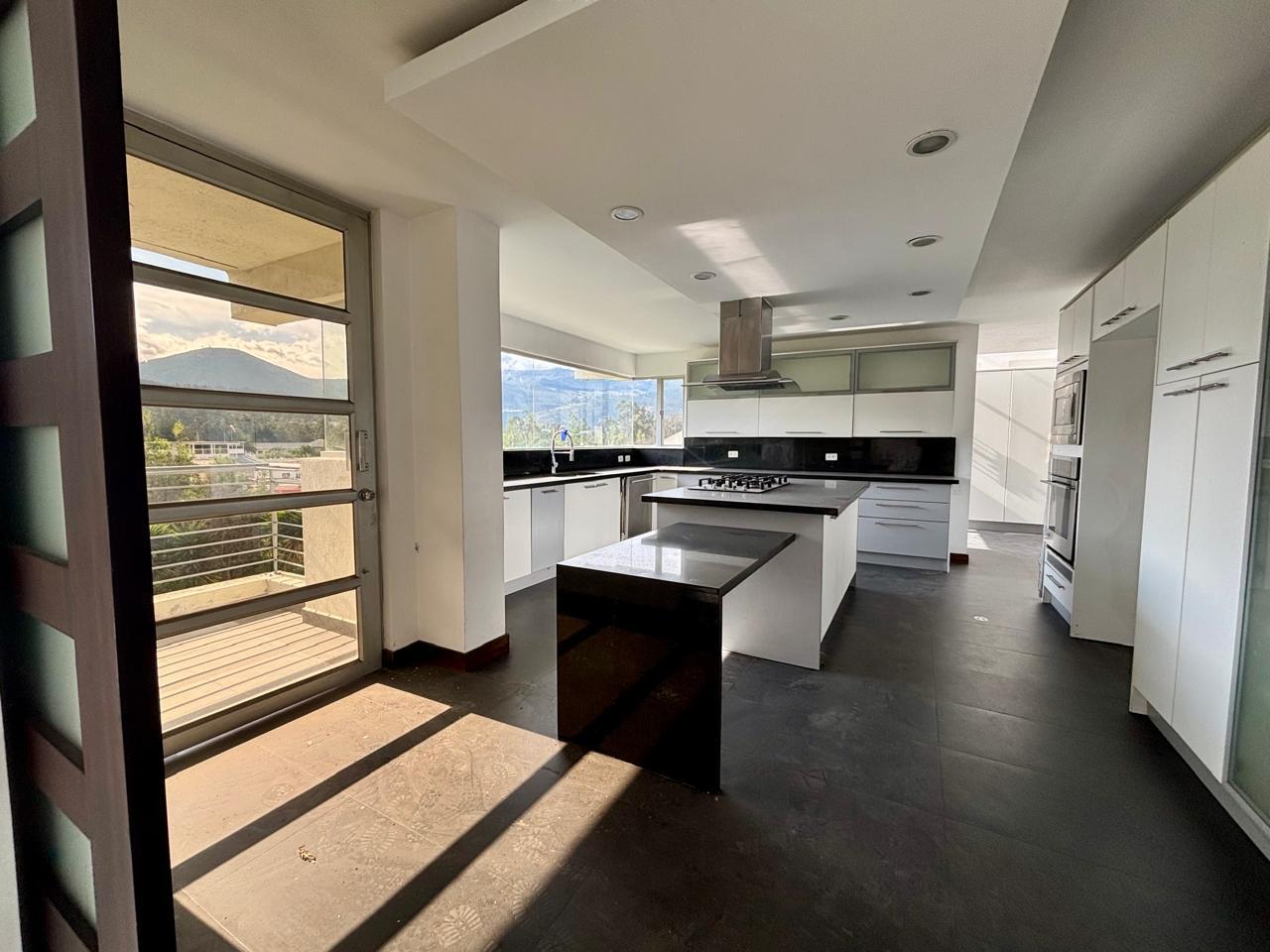 Casa en venta en Pichincha | Quito | Carcelén, CASA DE LUJO 585M2 -URBANIZACION BALCONES DEL NORTE, 585 m²