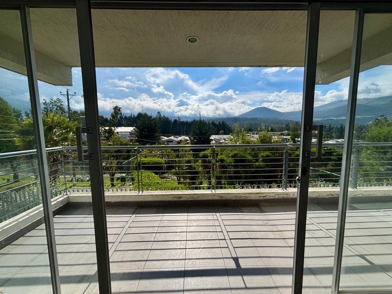 Casa en venta en Pichincha | Quito | Carcelén, CASA DE LUJO 585M2 -URBANIZACION BALCONES DEL NORTE, 585 m²