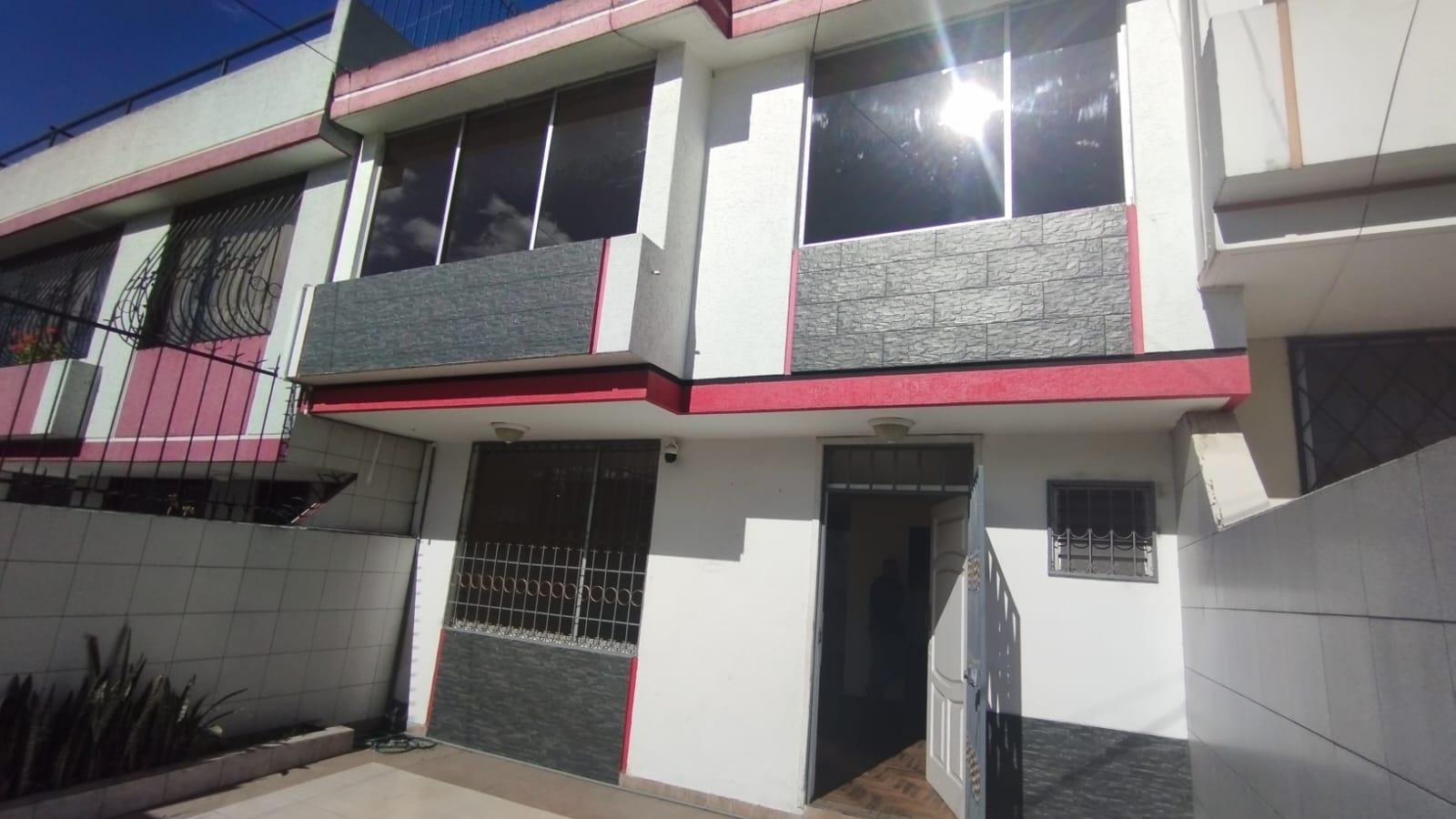 Casa en venta en Pichincha | Quito | Ponceano, A 200 mts. Condado Shoping ,Isidro loza OE-4-65, 160 m²