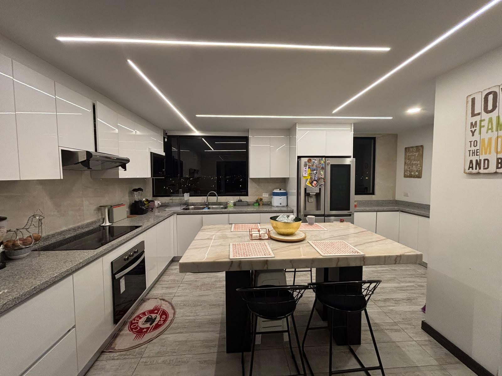 Departamento en venta en Pichincha | Quito | Tumbaco, Calle Los Arupos (Tumbaco), 256 m²