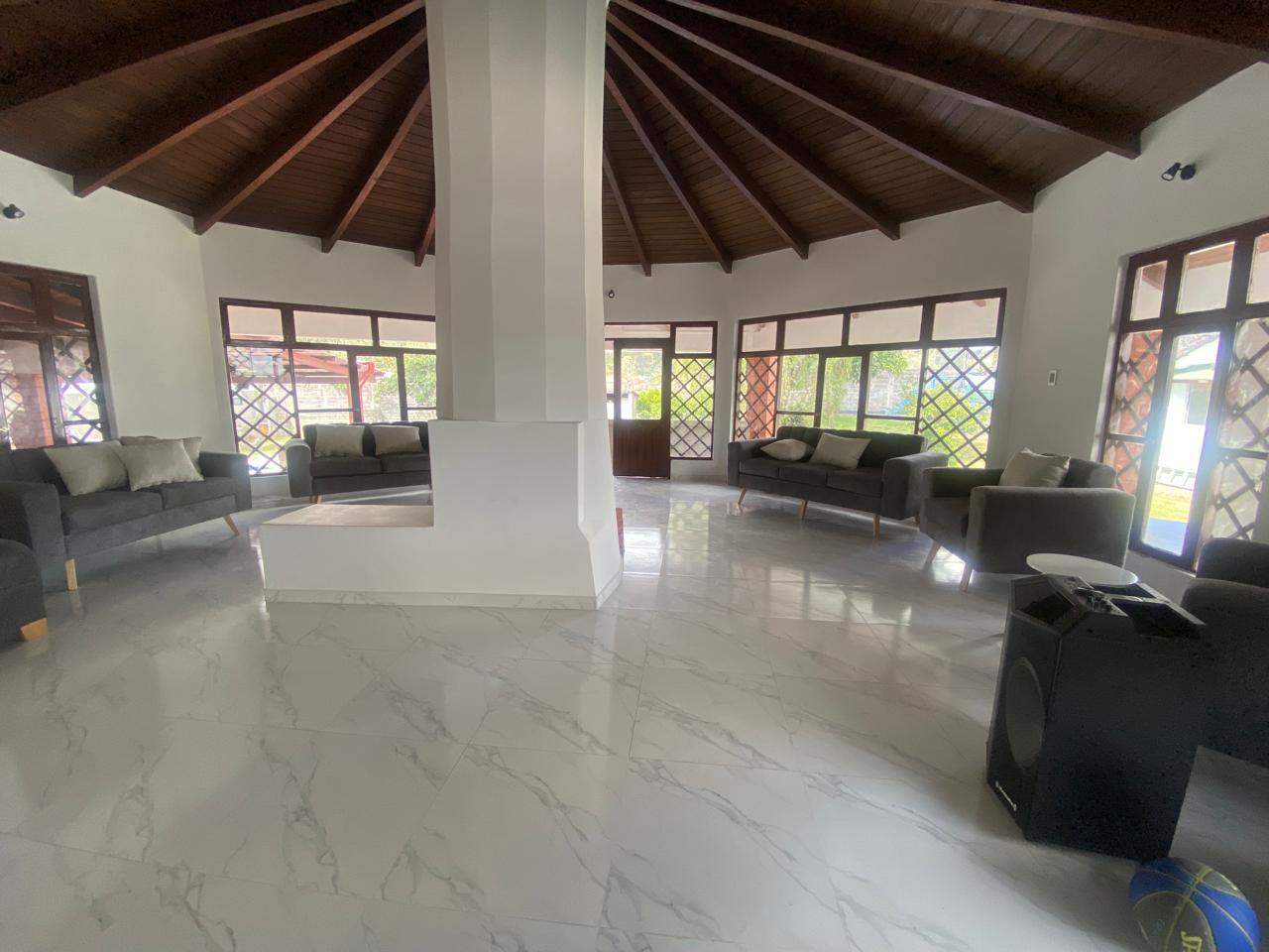 Quinta en venta en Pichincha | Quito | Los Chillos, Mirasierra y de los Piqueros - Valle de los Chillos, 582 m²