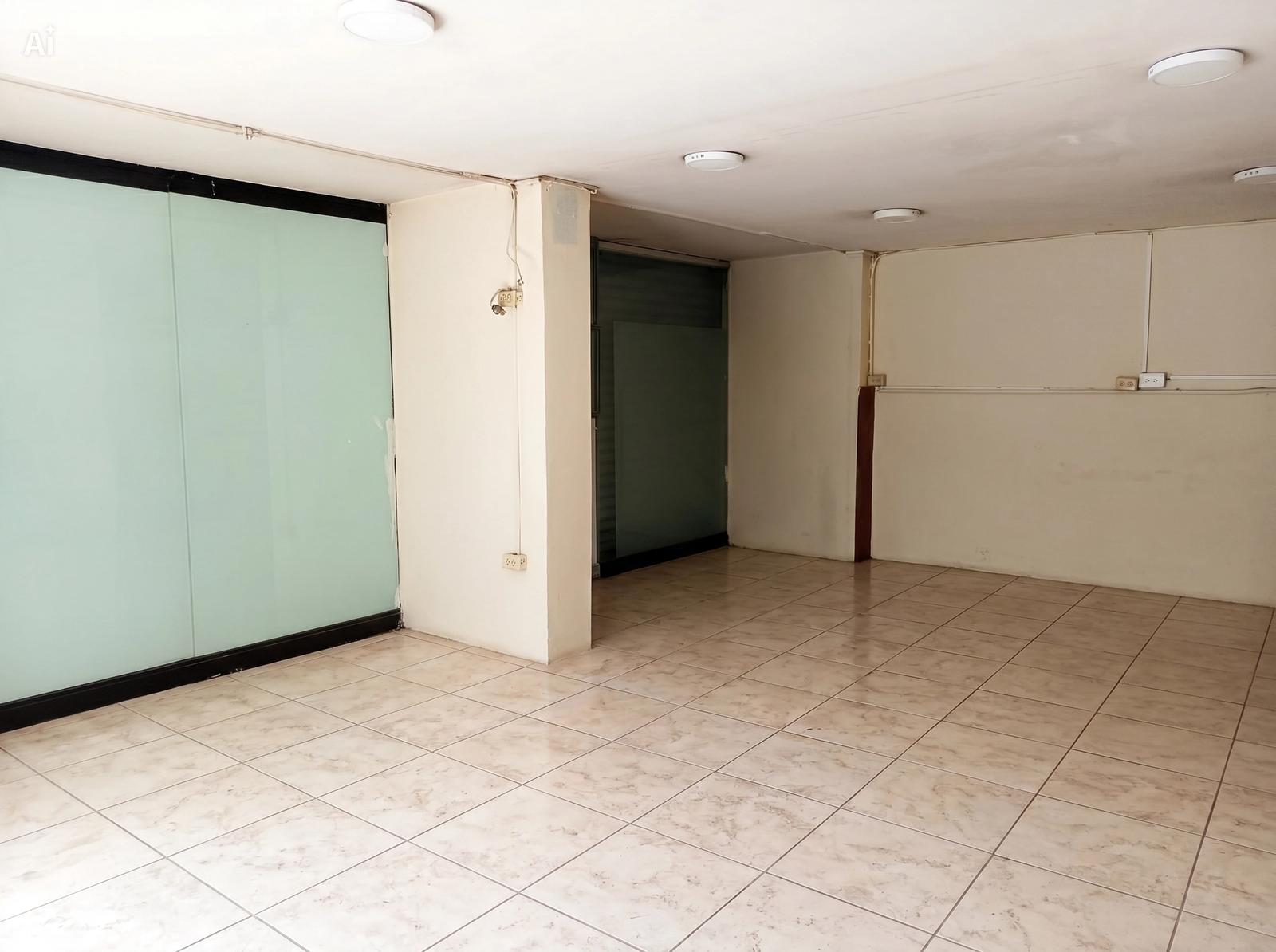 Local en alquiler en Pichincha | Quito | Rumipamba, AI | Local comercial en renta 170 mts, Av 10 de agosto sector Rumipamba, 170 m²