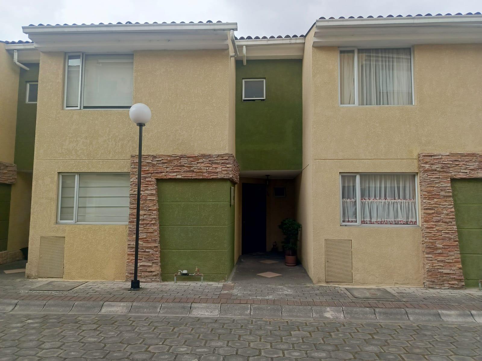 ACRÓPOLIS DE OCCIDENTE. CASA FAMILIAR EN VENTA. EXCELENTE PRECIO
