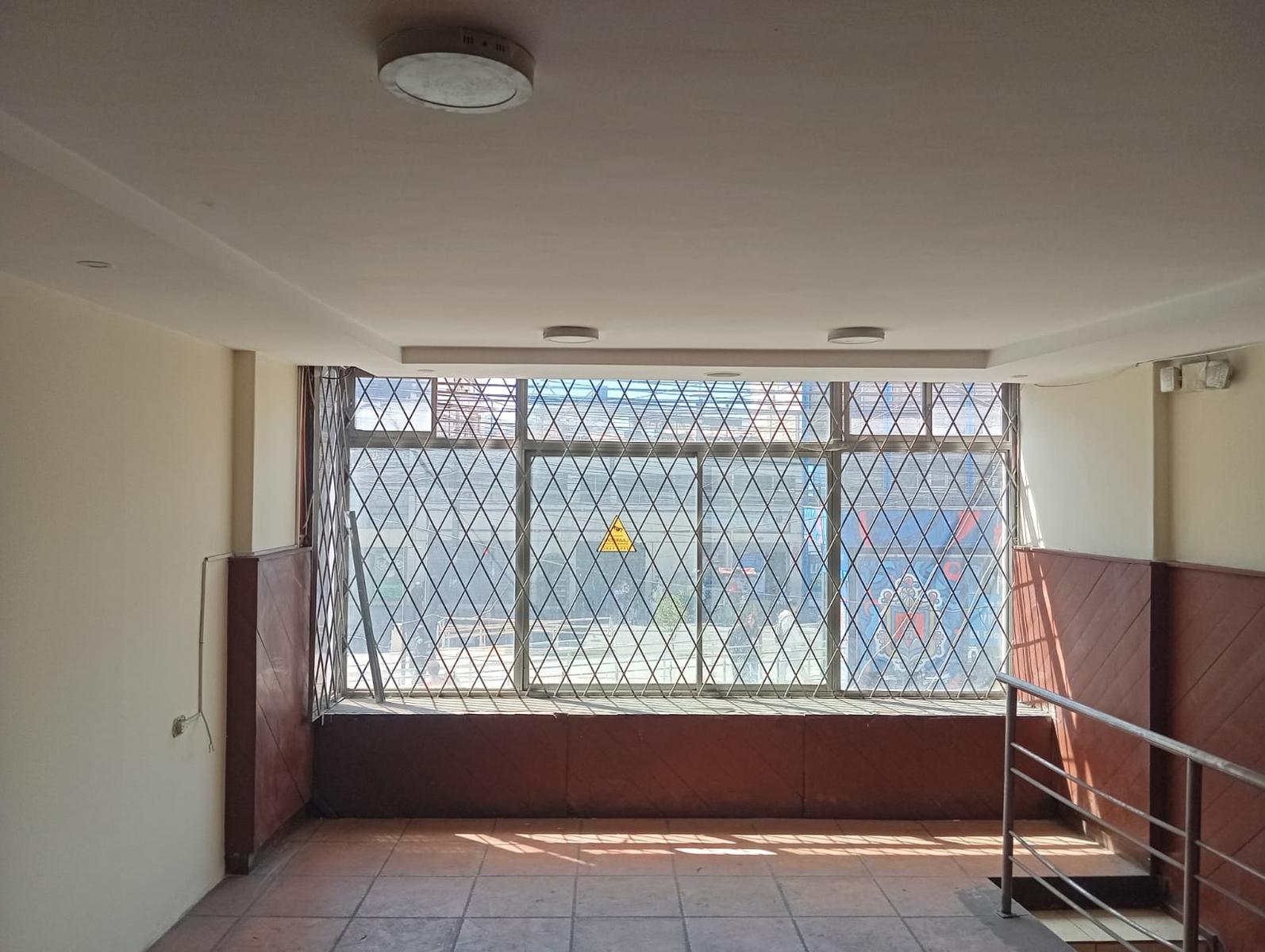 Local en alquiler en Pichincha | Quito | Rumipamba, AI | Local comercial en renta 300 m2 Av 10 de agosto sector Rumipamba, 300 m²