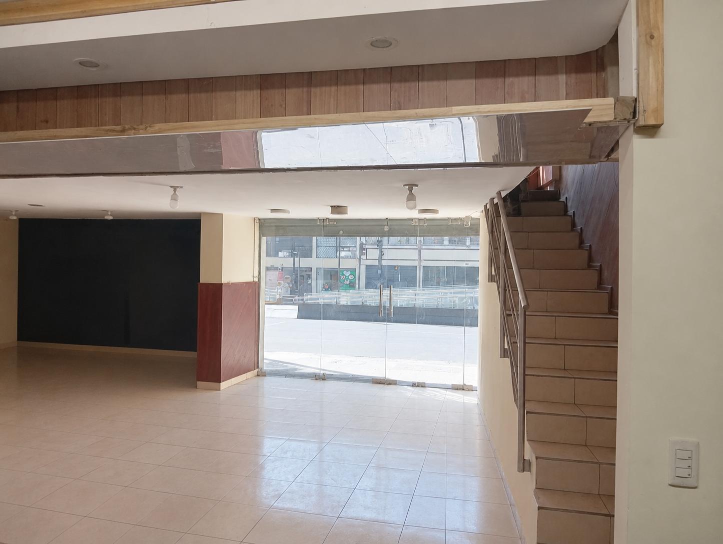 Local en alquiler en Pichincha | Quito | Rumipamba, AI | Local comercial en renta 300 m2 Av 10 de agosto sector Rumipamba, 300 m²