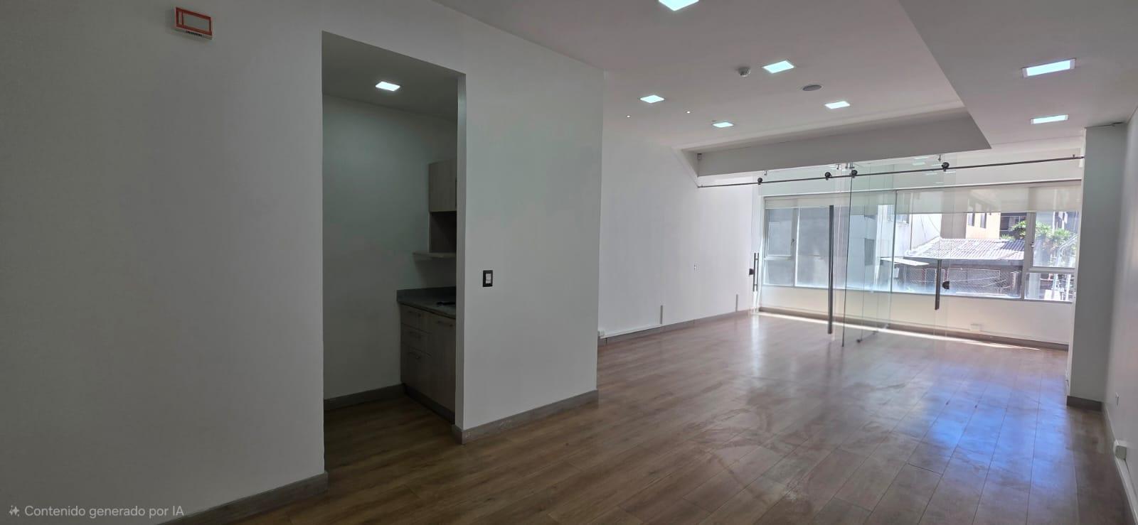 Departamento en alquiler en Pichincha | Quito | La Carolina, OFICINA EN RENTA EN QUITO, JUNTO AL MALL EL JARDIN