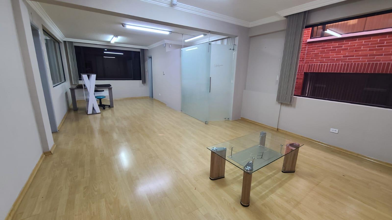 Oficina en alquiler en Pichincha | Quito | Centro Norte, av de la Prensa y Mariano Echeverria, 60 m²