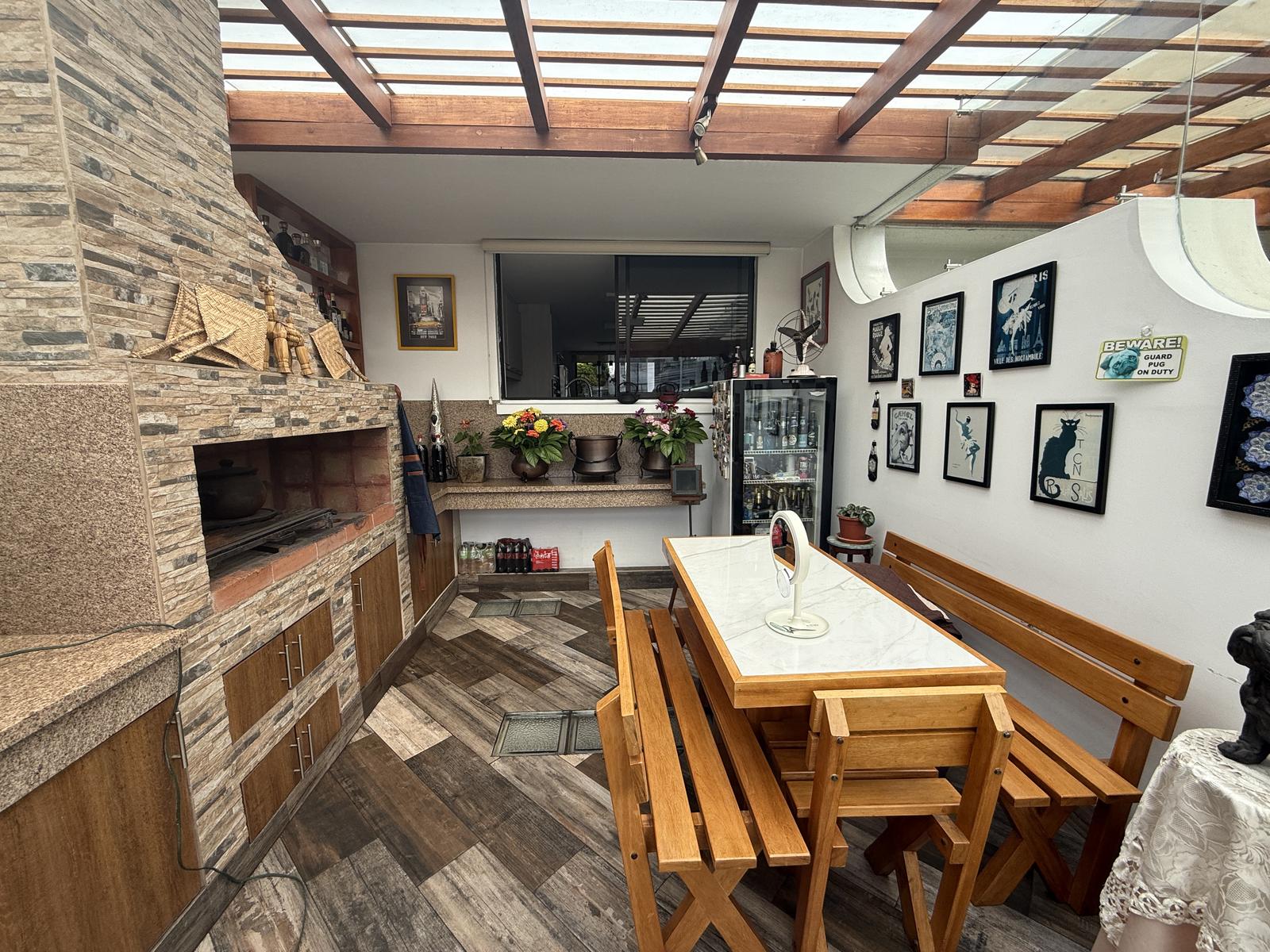 Casa en venta en Pichincha | Quito | Amagasí, San José y De los Guayacanes, 271 m²
