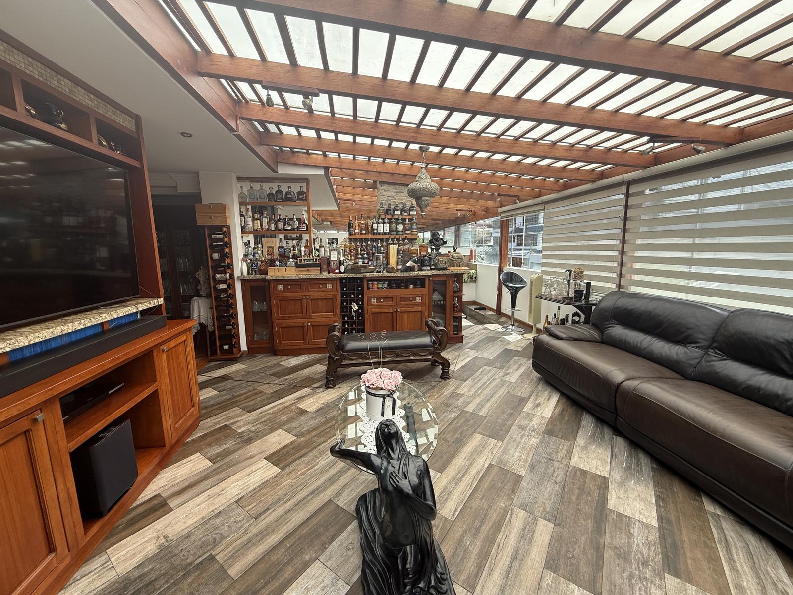 Casa en venta en Pichincha | Quito | Amagasí, San José y De los Guayacanes, 271 m²