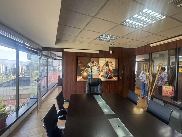 Oficina en alquiler en Pichincha | Quito | La Carolina, Avenida de Los Shyris y Suecia, 110 m²