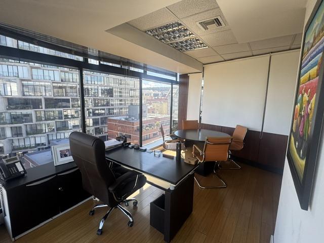 Oficina en alquiler en Pichincha | Quito | La Carolina, Avenida de Los Shyris y Suecia, 110 m²