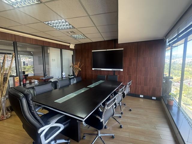 Oficina en alquiler en Pichincha | Quito | La Carolina, Avenida de Los Shyris y Suecia, 110 m²
