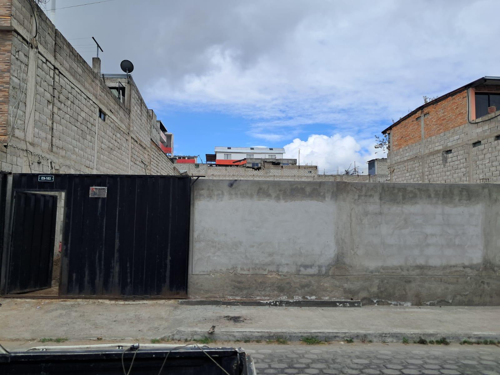 Land for Sale 834m2 in San Juan de Calderon 3