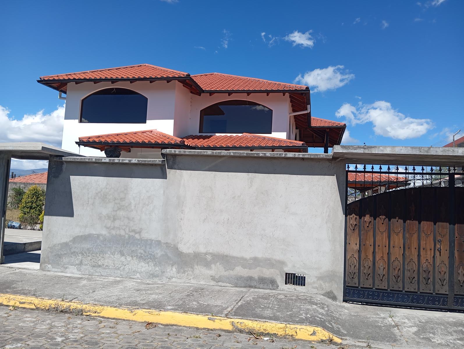 Casa en venta en Pichincha | Quito | Los Chillos, AI | Elegante Casa en Venta San Pedro de Taboada, Capelo 307m2 de construcción 954 mts de terreno, 307 m²