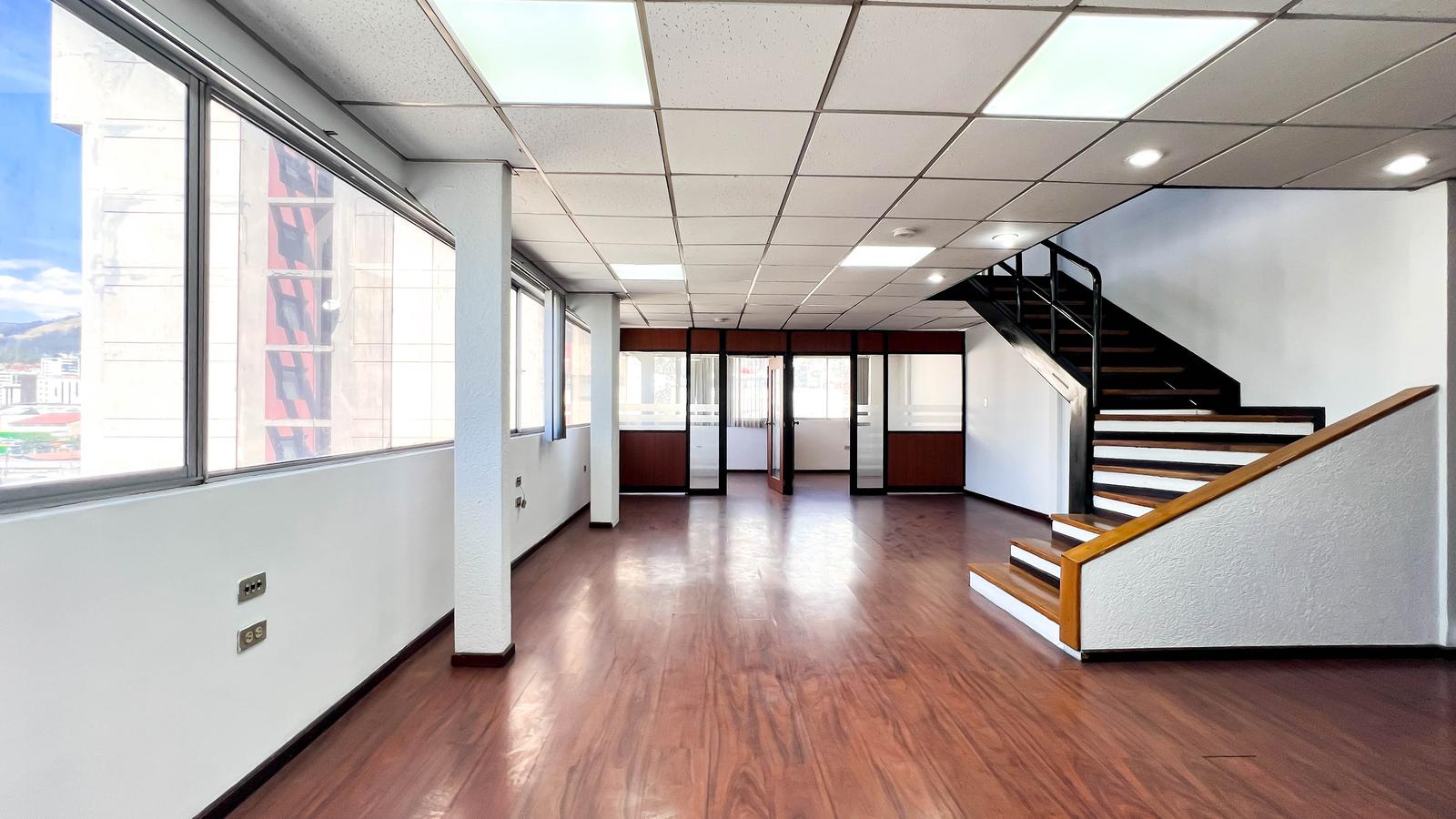 Duplex Office for Rent on Av. Amazonas Floor 6 3