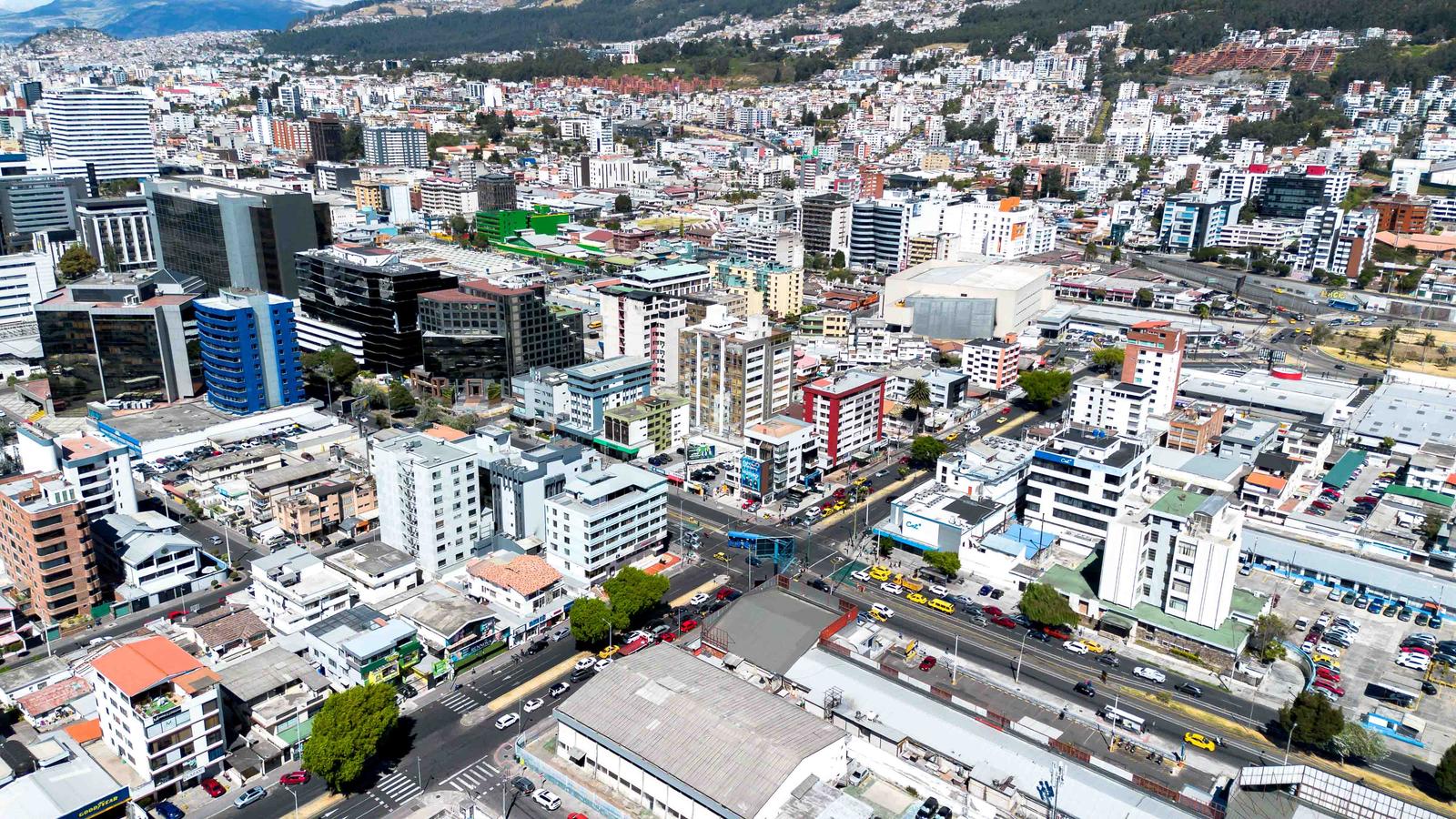 Duplex Office for Rent on Av. Amazonas Floor 6 2