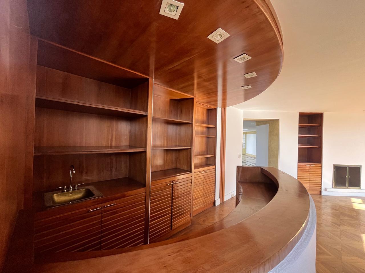 Style and Height: Premium Penthouse in Quito Tenis 4