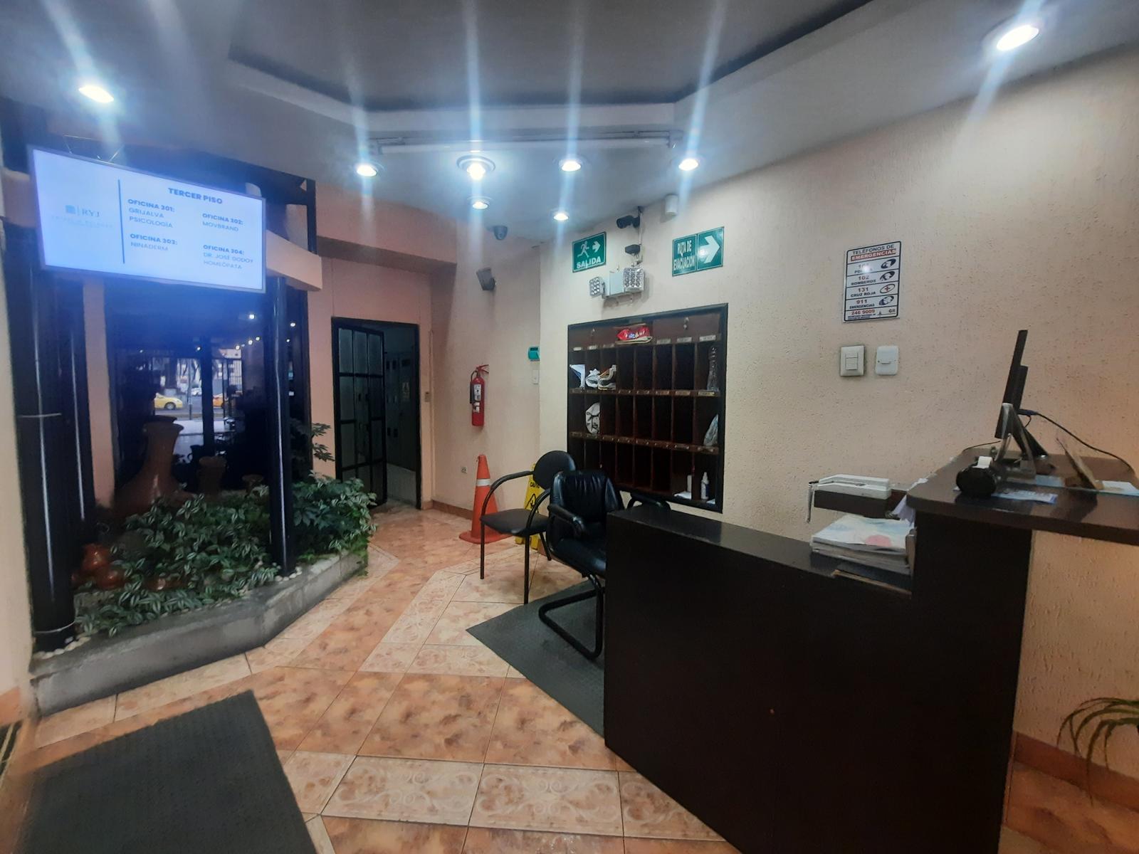 Edificio Comercial en venta en Pichincha | Quito | Norte de Quito, Av. Amazonas, 2749 m²