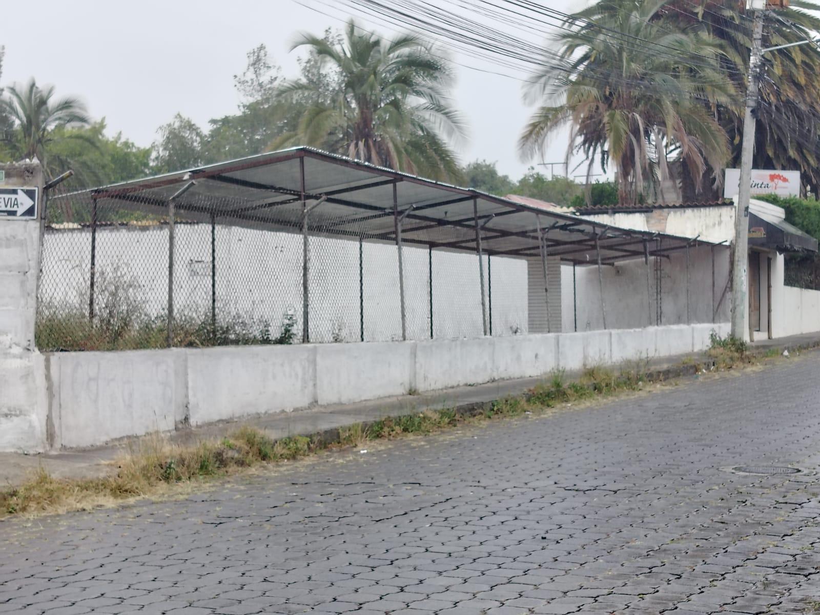 Land in Andrade Marín 3