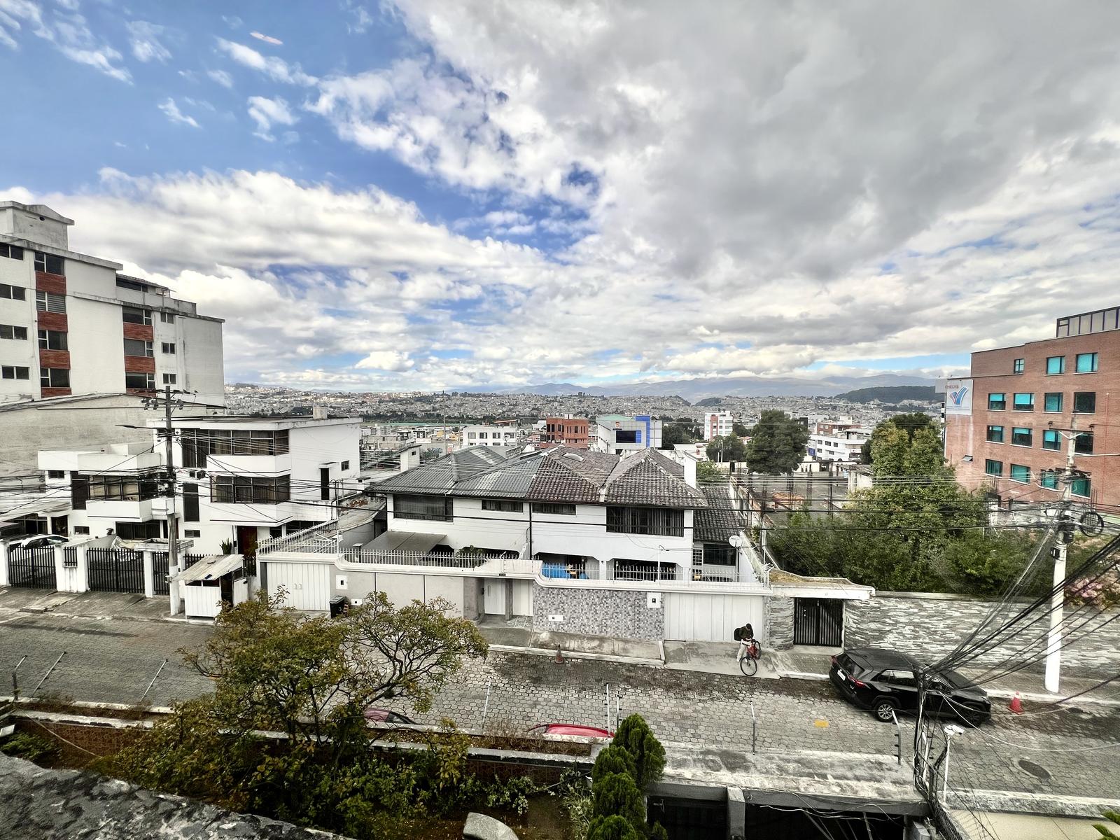 Apartment for Sale in Pinar Alto with 360° Panoramic Views and Private Terrace 2