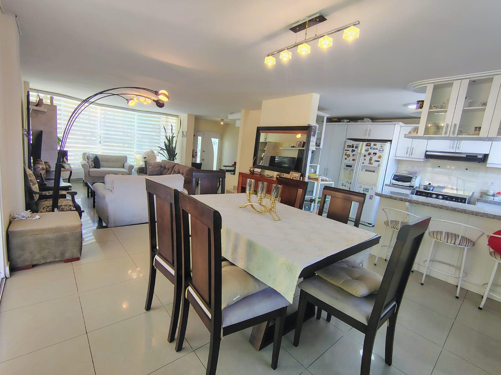 Casa en venta en Ecuador | Pichincha | Quito, ALANGASI N2G - N2-86 86, 293 m²