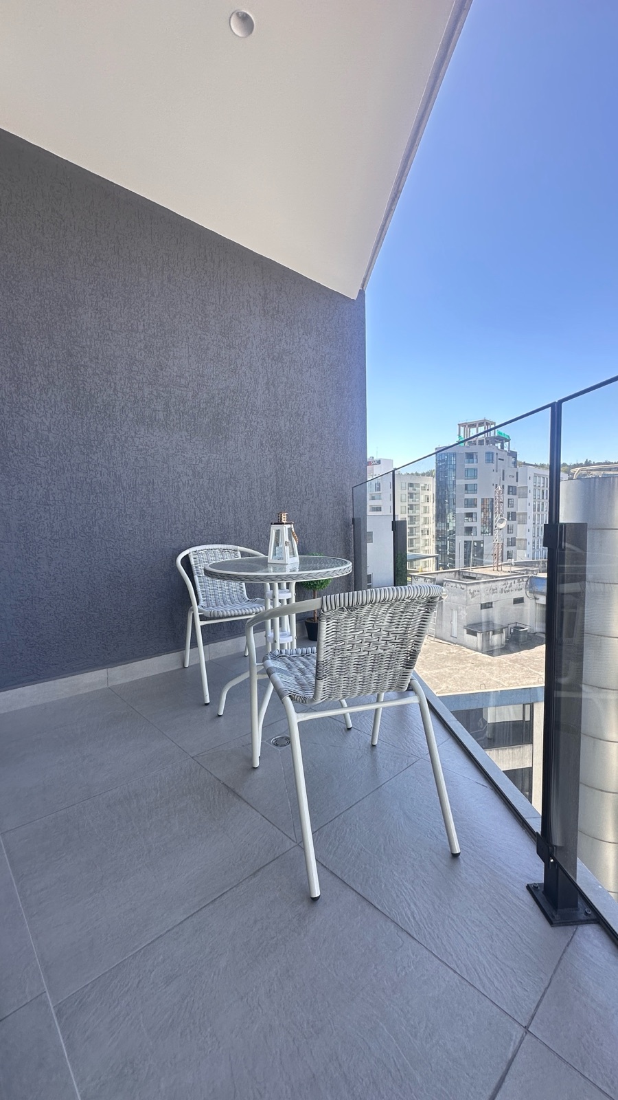 Departamento en alquiler en Pichincha | Quito | La Carolina, RENTA - SUITE REPUBLICA DEL SALVADOR - $ 900, 69 m²