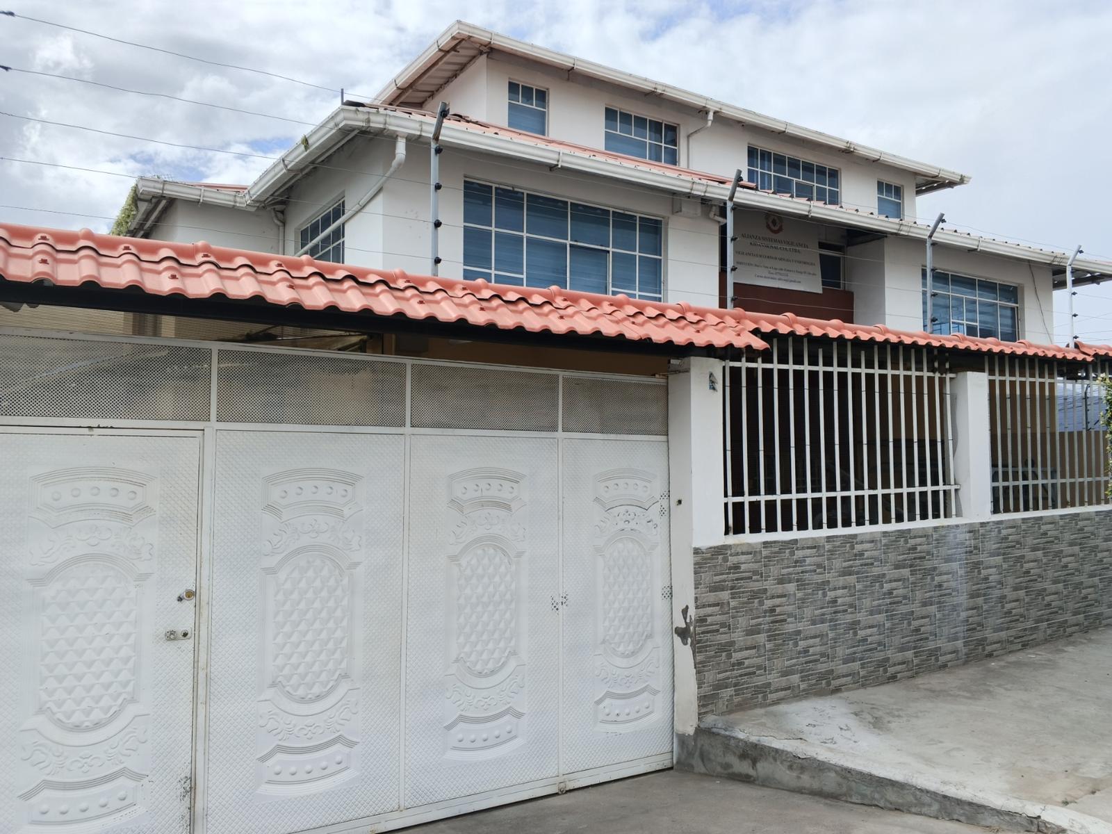Casa en venta en Imbabura | Ibarra | Norte de Ibarra, IBARRA . ALPACHACA CALLE ZAMORA Y AV. MONS. LEONIDAS PROAÑO, 545 m²