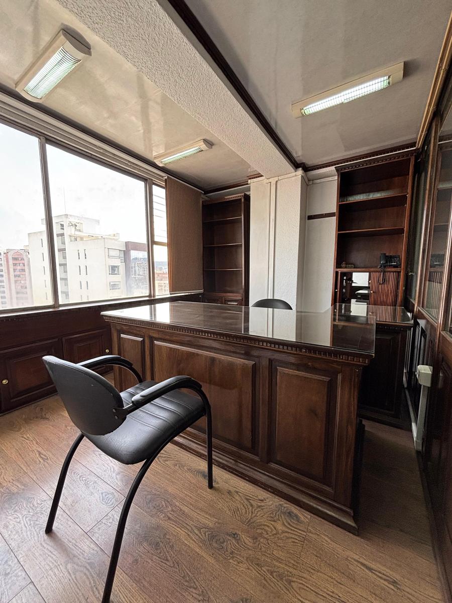 Oficina en alquiler en Pichincha | Quito | La Orellana, ARRIENDO OFICINA TOTALMENTE AMOBLADA SECTOR AVS. ORELLANA Y 10 DE AGOSTO, 144 m²