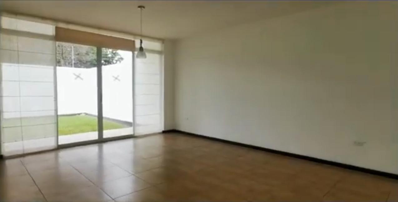 Casa en alquiler en Pichincha | Quito | Tumbaco, Casa en RENTA Tumbaco sector Hilacril Río San Pedro 2 plantas conjunto seguro, 270 m²