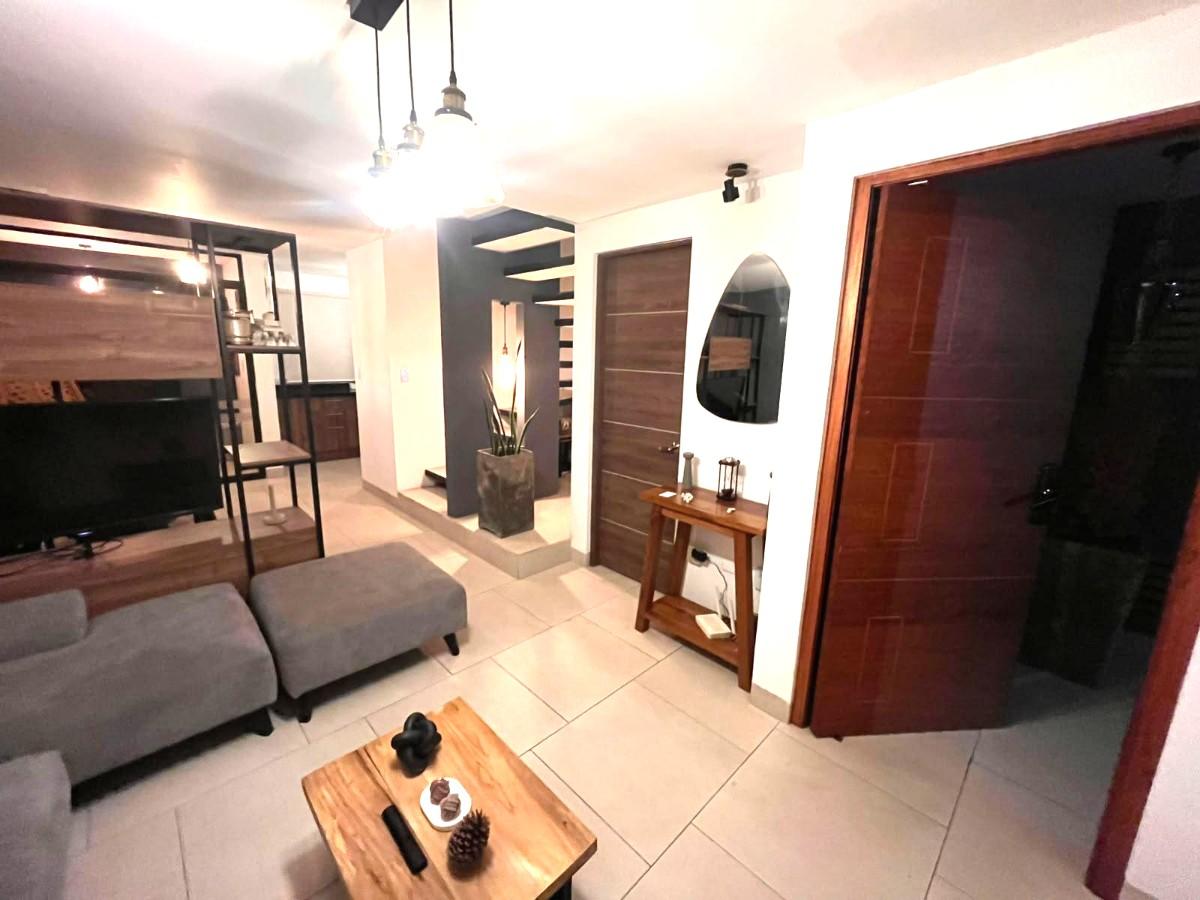 Casa en venta en Pichincha | Quito | La Armenia, Casa de 2 pisos con Piscina en la Armenia | Colegio Gonzaga