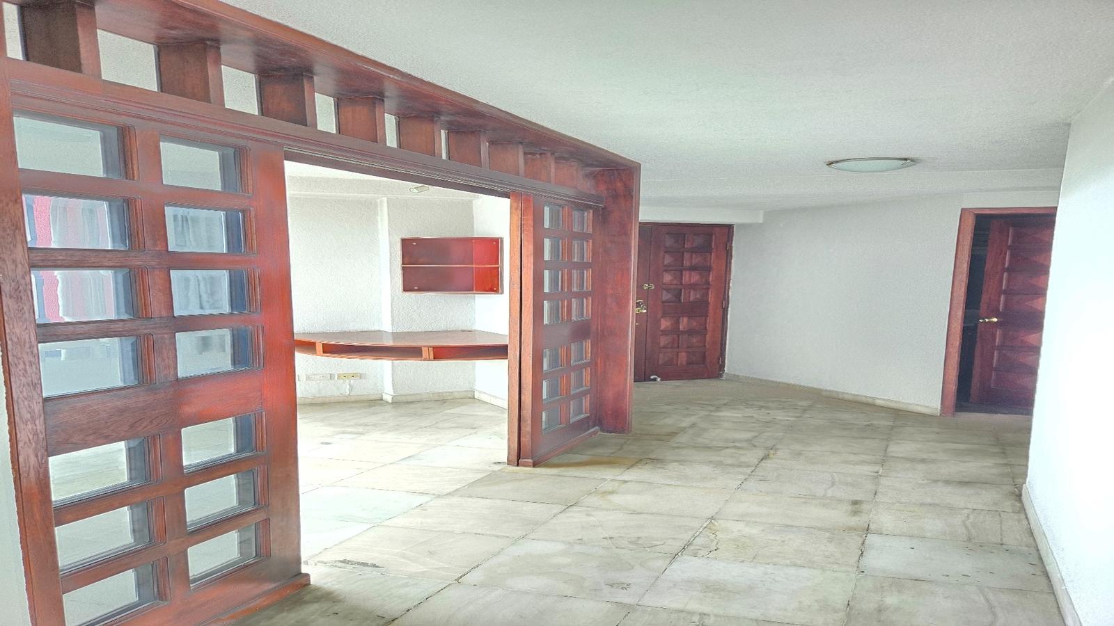 Selling Apartment with Panoramic View in El Bosque at an Excellent Price 250m2