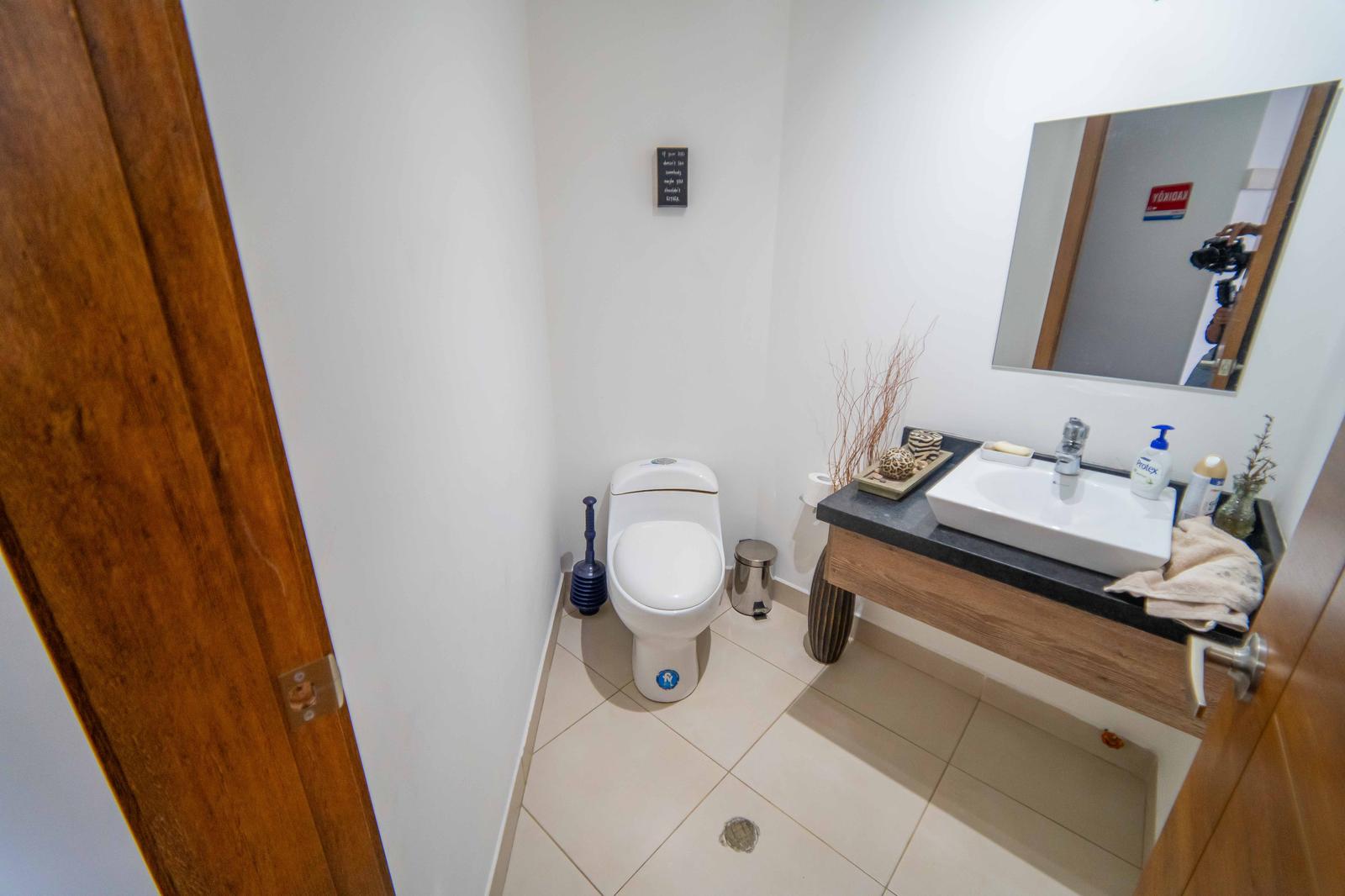 Suite for Sale Eloy Alfaro and Gaspar de Villarroel 6th Floor Panoramic View 3