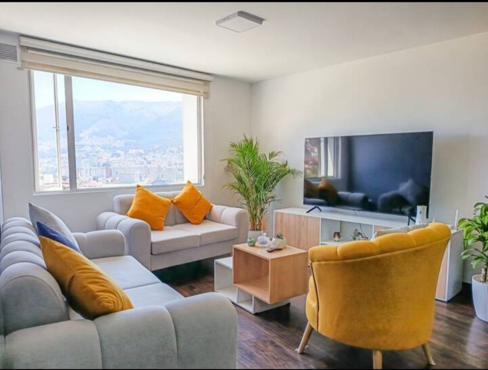Apartment for sale in Pichincha | Quito | El Batán, Gaspar de Villarroel y Eloy Alfaro 6to piso Vista Panorámica, 77 m²