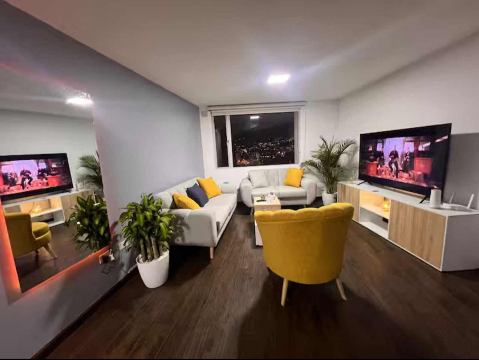 Apartment for sale in Pichincha | Quito | El Batán, Gaspar de Villarroel y Eloy Alfaro 6to piso Vista Panorámica, 77 m²