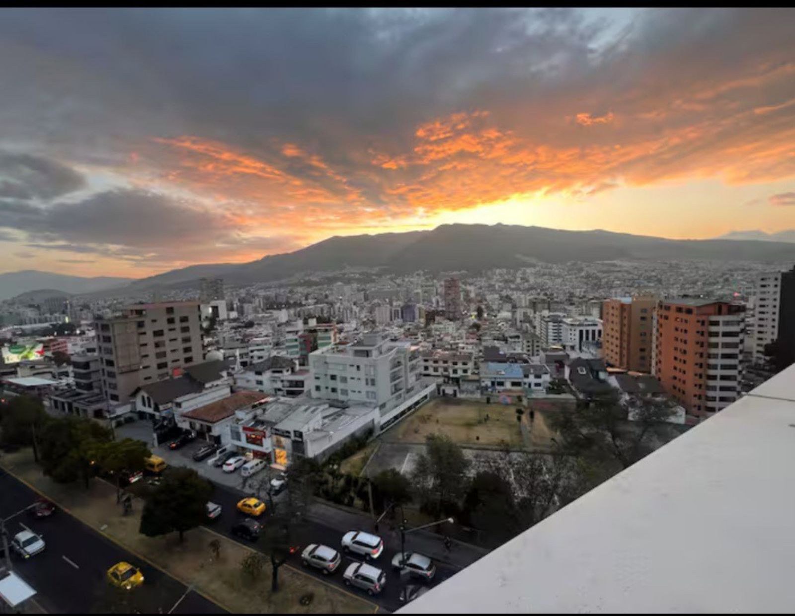 Apartment for sale in Pichincha | Quito | El Batán, Gaspar de Villarroel y Eloy Alfaro 6to piso Vista Panorámica, 77 m²